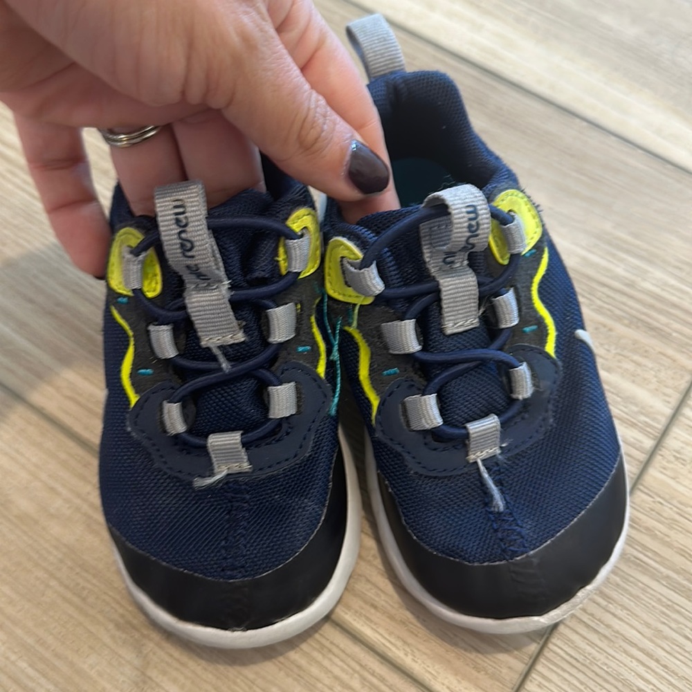 Nike Renew toddler sneakers size 6